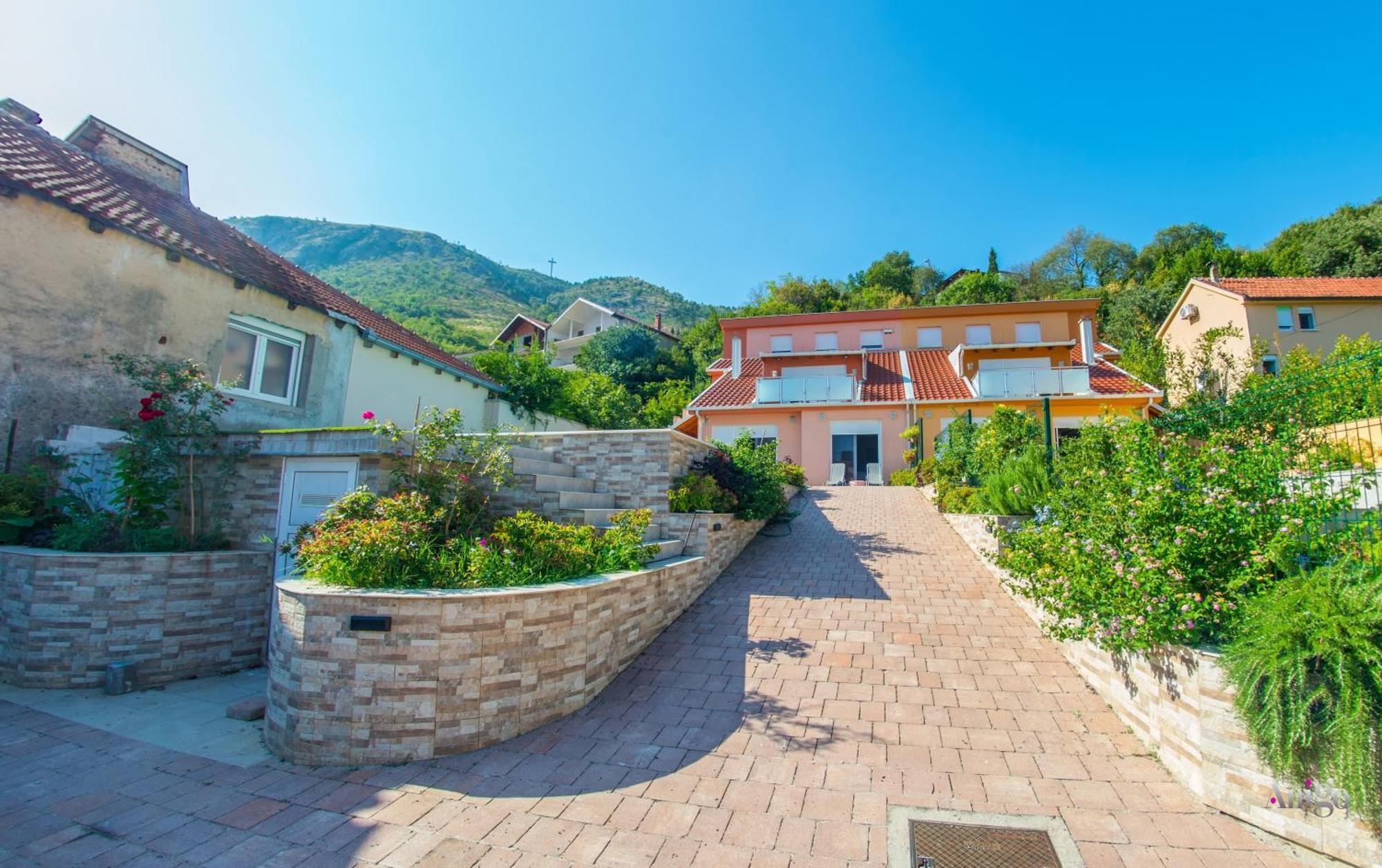 Apartments Enigma - With Private Parking Mostar Exterior foto